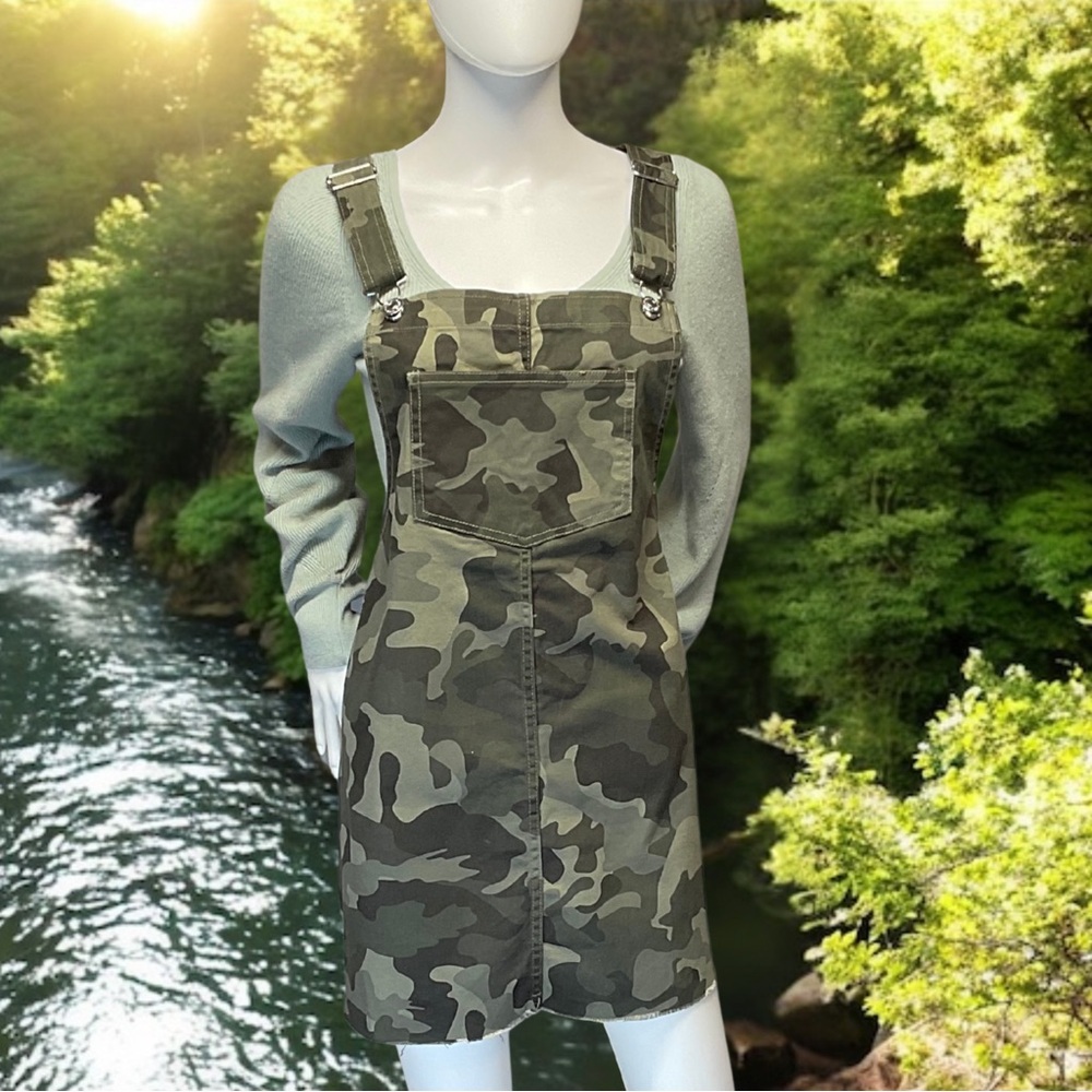 Women’s Wild Fable Camouflage Overall Dress Size Medium New with Tags